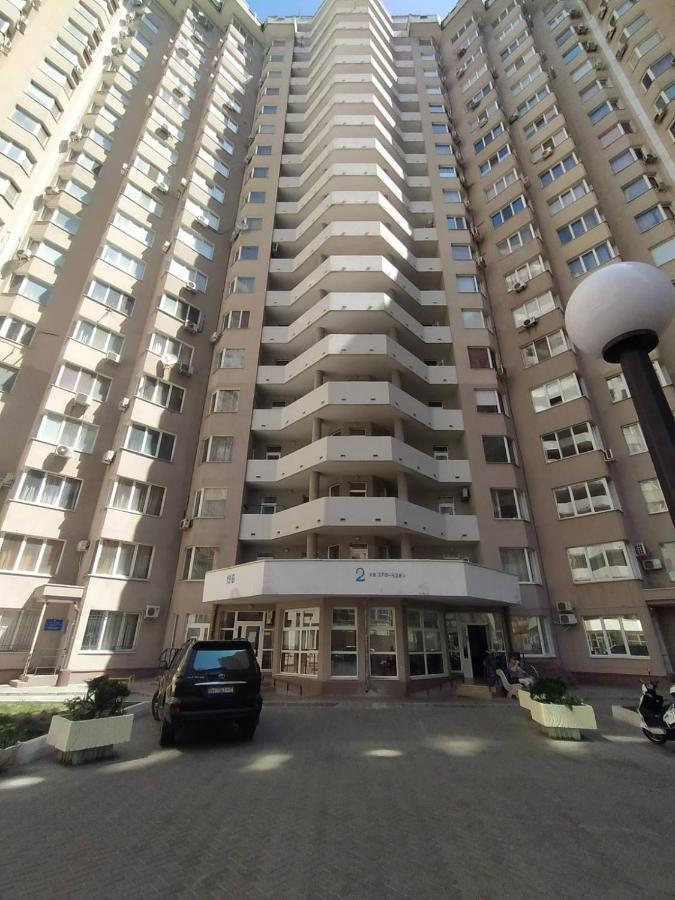 Апартаменты С Двумя Спальнями В Центре Города Odessa Ngoại thất bức ảnh